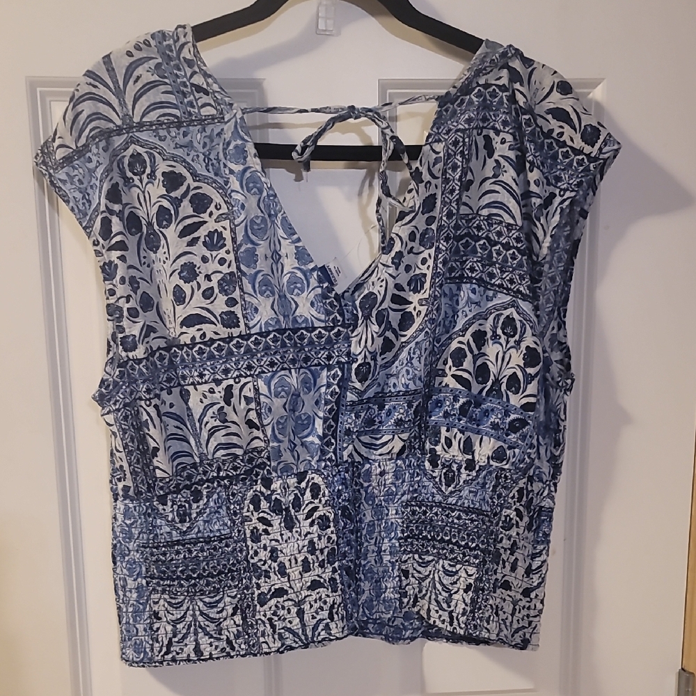 Old Navy Blue and White Tie Front Wrap Blouse